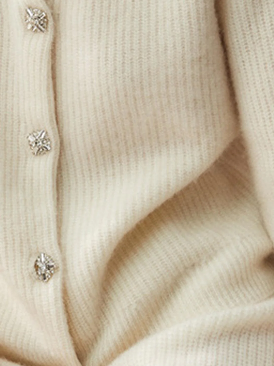 100% Alashan Cashmere Diamond-Collar Cardigan - Image 5