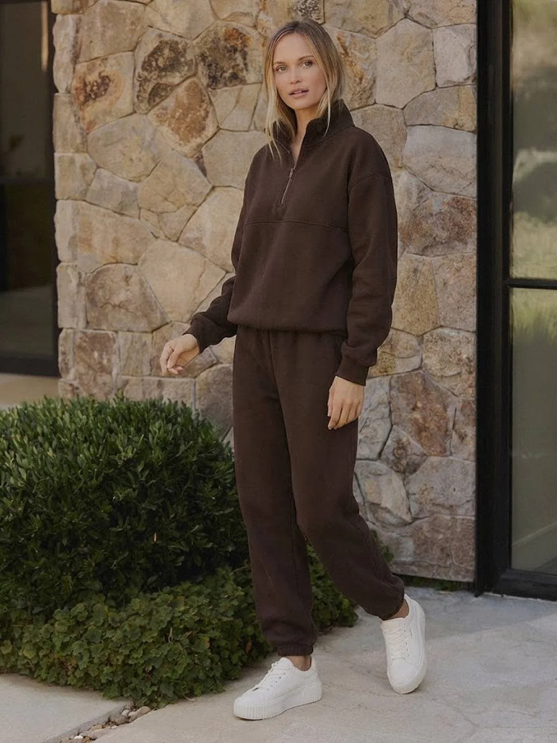 Athleisure at its Finest: Cotton-Blended Two-Piece Tracksuit - Image 14