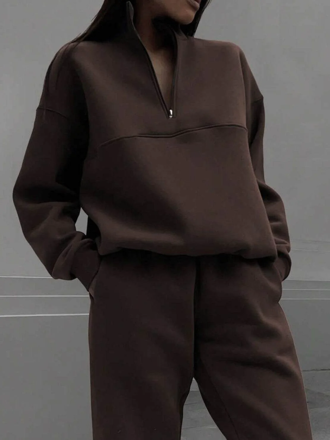 Athleisure at its Finest: Cotton-Blended Two-Piece Tracksuit - Image 18
