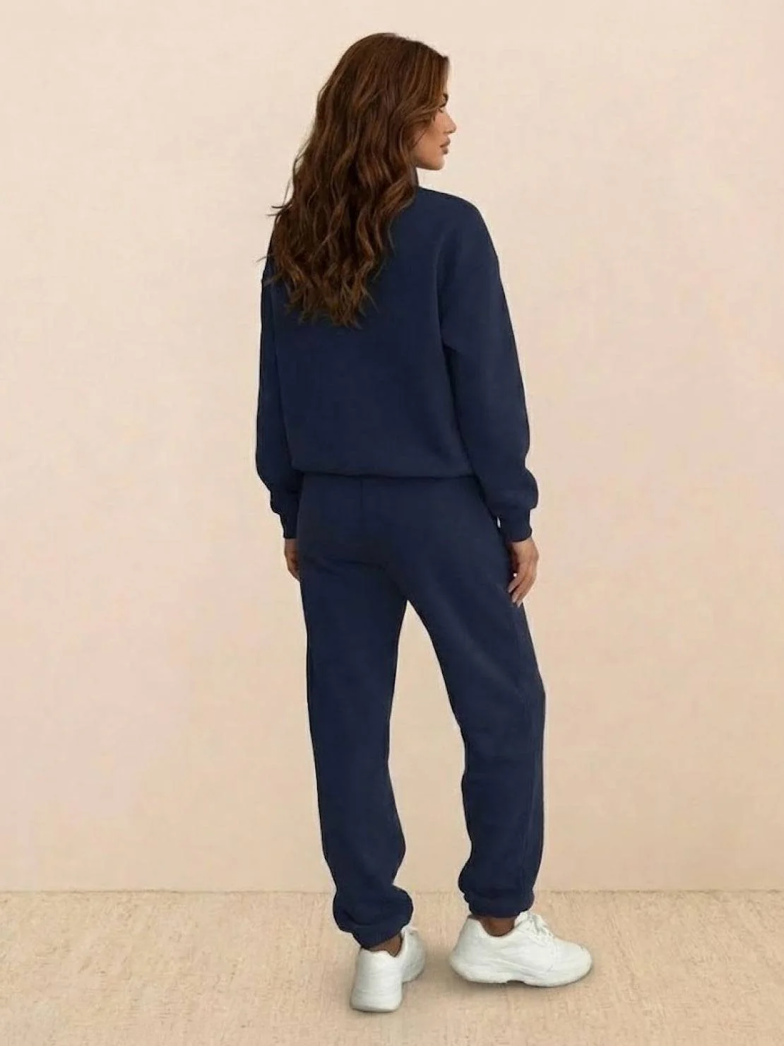 Athleisure at its Finest: Cotton-Blended Two-Piece Tracksuit - Image 4