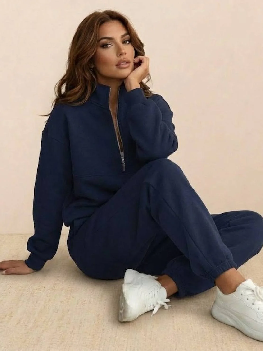 Athleisure at its Finest: Cotton-Blended Two-Piece Tracksuit - Image 5