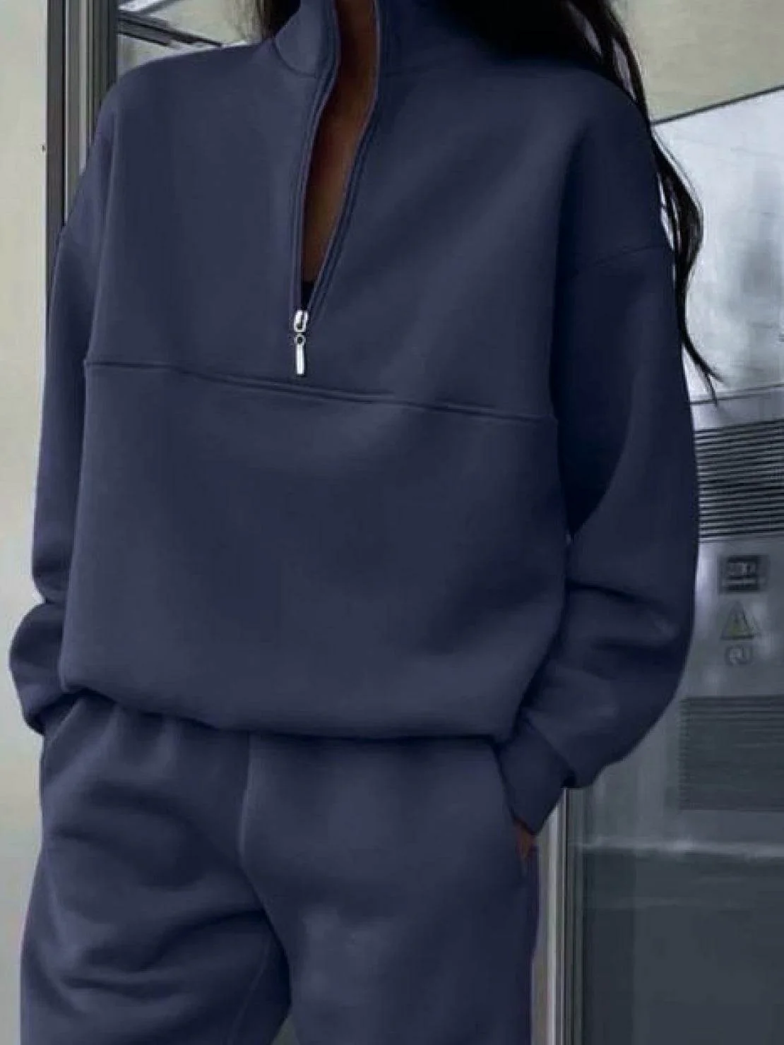 Athleisure at its Finest: Cotton-Blended Two-Piece Tracksuit - Image 6