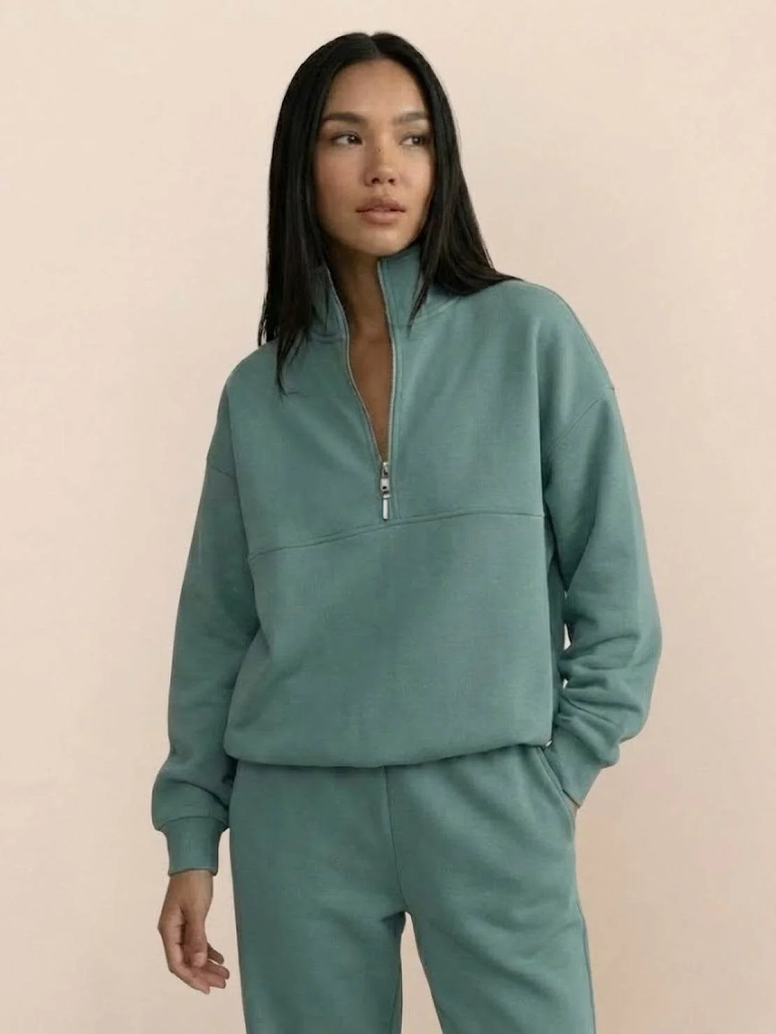 Athleisure at its Finest: Cotton-Blended Two-Piece Tracksuit - Image 9