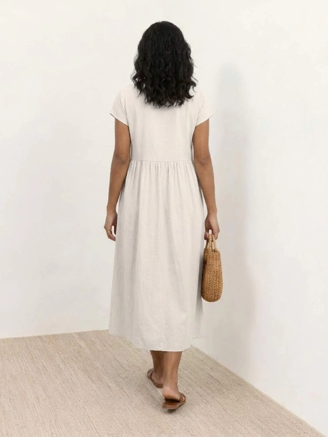 Capped-sleeve, Voluminous Pleated Midi Dress - Image 46