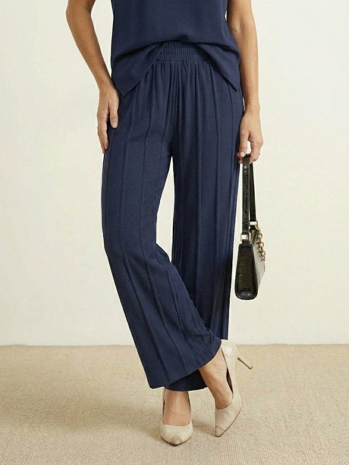 First Class Travel Comfort Two-Piece Set - Image 11