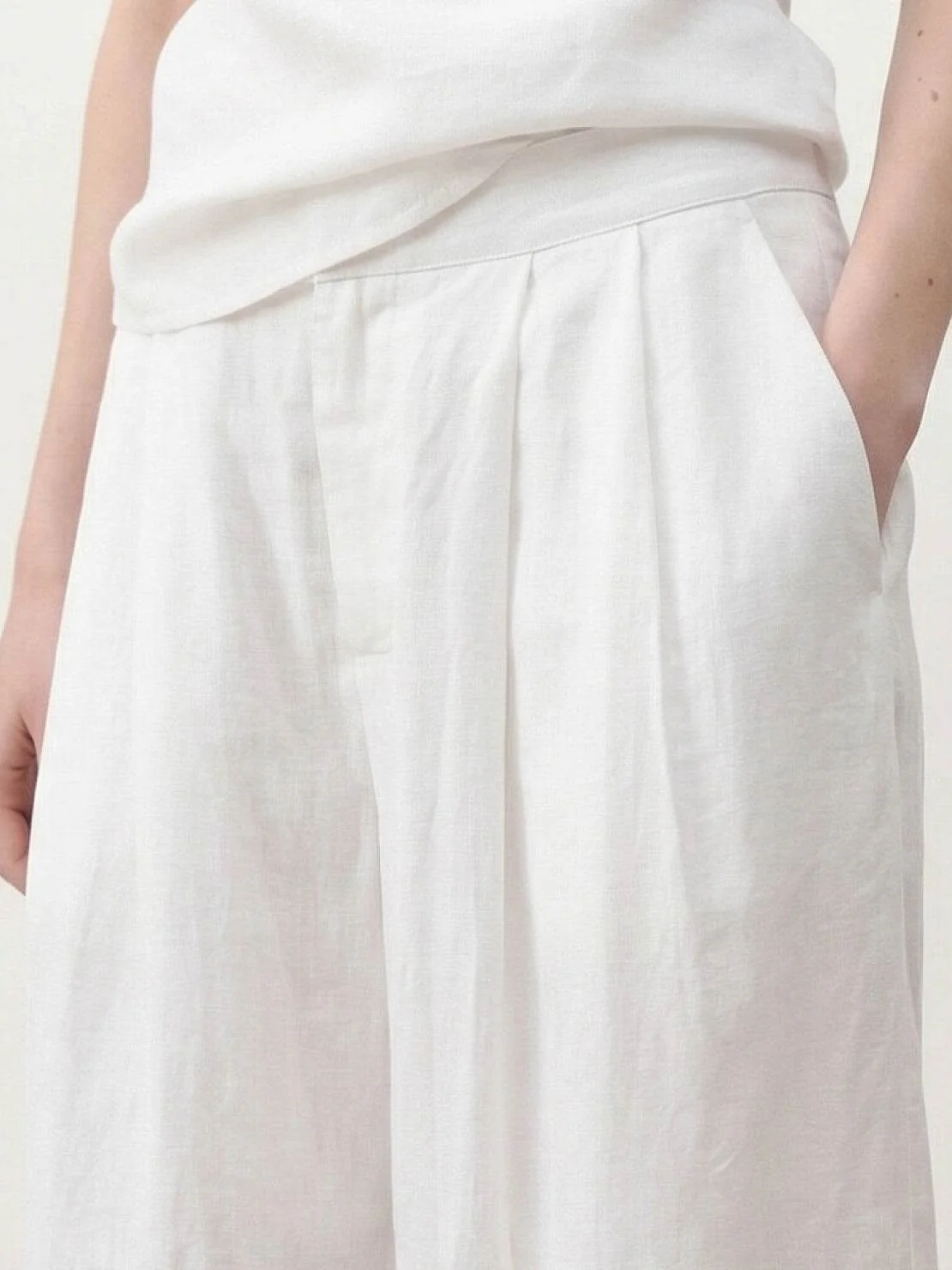 Linen-Bamboo Pleated Wide-Leg Pants - Image 9