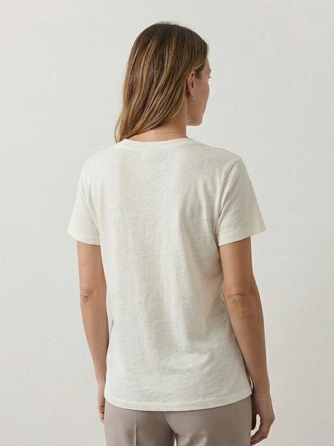 Linen-Bamboo V-Neck Tee - Image 13