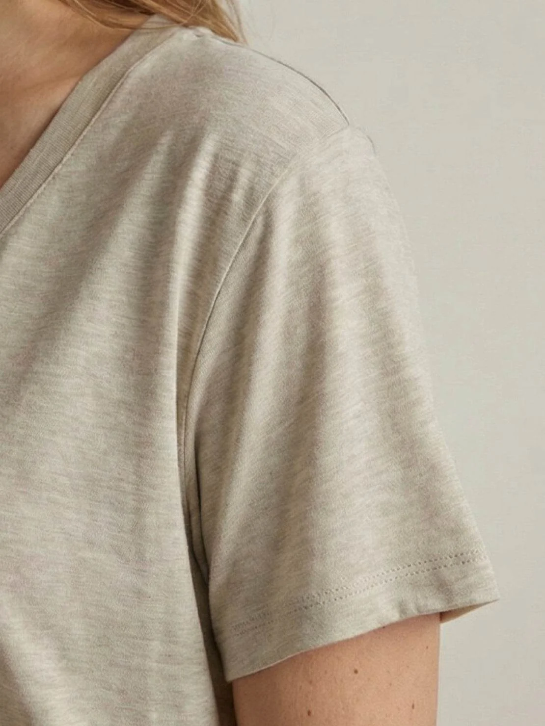 Linen-Bamboo V-Neck Tee - Image 25