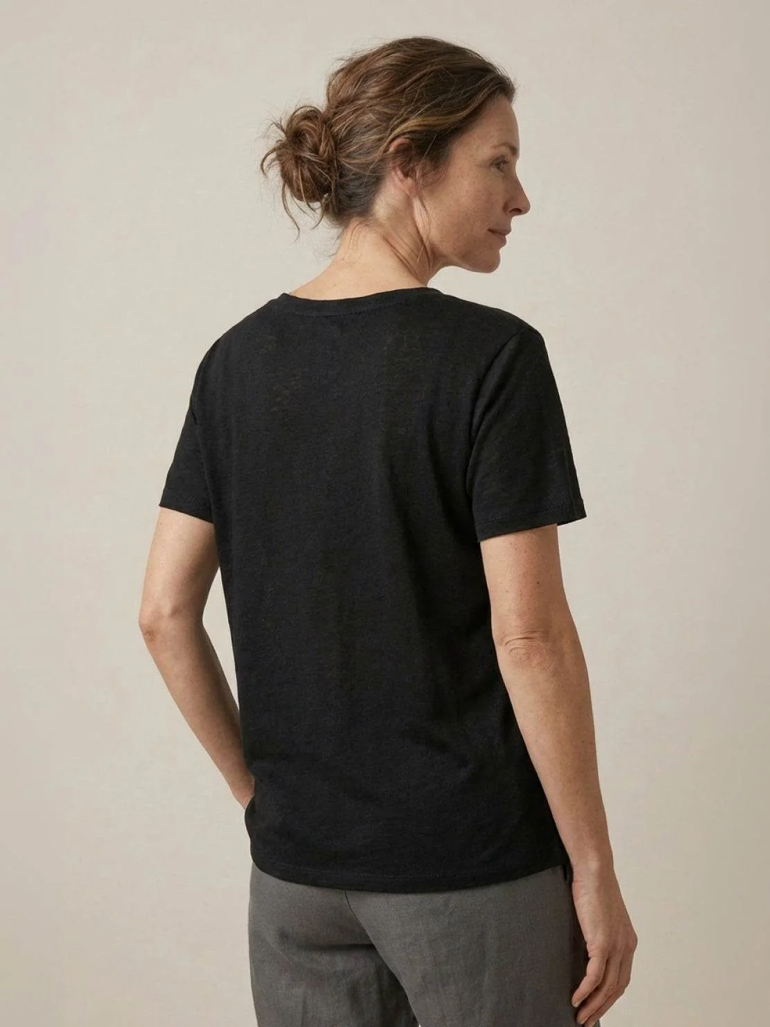 Linen-Bamboo V-Neck Tee - Image 28