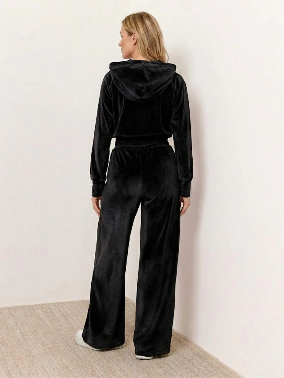 Pure Velour Tracksuit - Image 28
