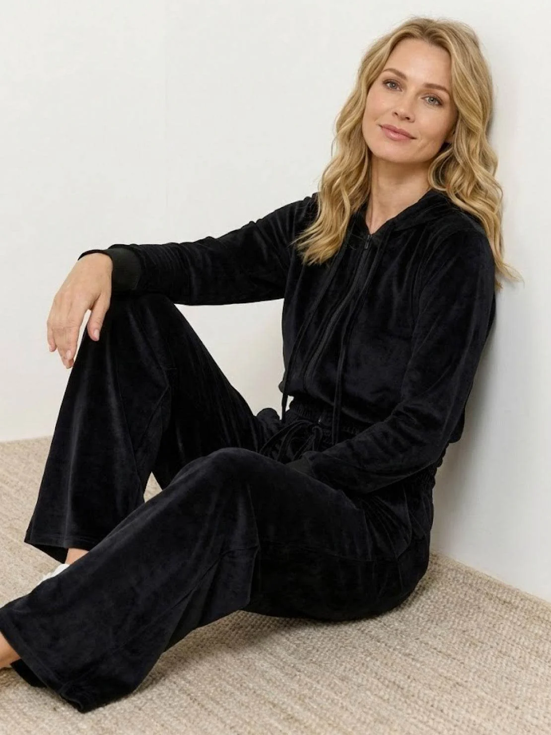 Pure Velour Tracksuit - Image 30