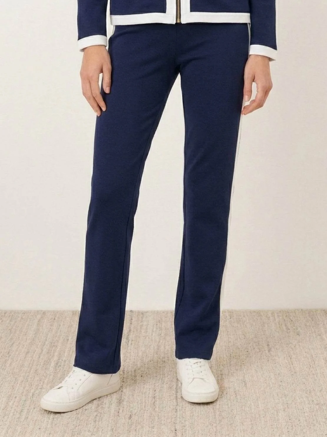 Sleek Contrast Zip Two-Piece - Image 4